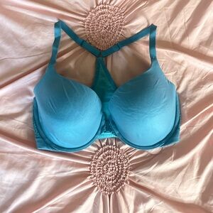 34DDD Victoria’s secret bra